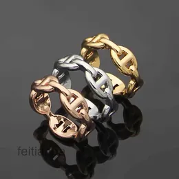 Tasarımcı Ring Europe America Style Erkek Men Lady Women Titanium Steel 18K Gold Hollow Out H Mektup Aşık Halkalar Boyut 6-9