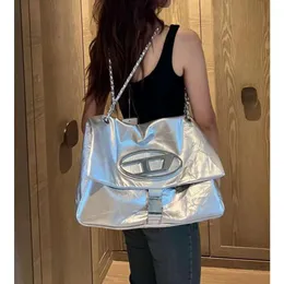 Axelpremium Dingdang Bag Underarm Chain Tote stor kapacitetstrend Big kvinnlig vandrare