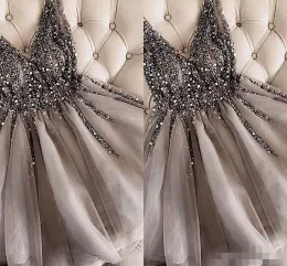Luxury Crystal Crystal Homecoming Dresses v Neck Straps Grigio su misura per dimensioni al di sopra del ginocchio A abito da ballo da cocktail party
