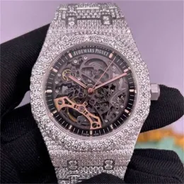 Luxury AP Diamond Iced Mosonite Can Pass Test Moissanite Watches Version Skeleton Pass Testkvalitet Mekanisk ETA -rörelse Män fulla ut safir med låda