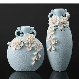 Vaser blommor arrangemang kreativitet behållare präglad hem dekoration europeisk blomma blå vas skrivbord dekorationer keramisk stil