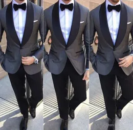 Tuxedos Wo Piece Gray Groomsmen Suits 2018 Shawl Lapel Made Made Slim Fit Wedding Tuxedos للرجال (سترة+سراويل+ربطة عنق)