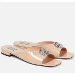 Designer de luxo Crystal Sandals Summer Patnet Leather Women Slip On Beach Slip Flats Lady Flip Flip Sandales