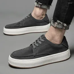 Sapatos casuais Slip-ons de moda masculinos leves e confortáveis e confortáveis 2024 tênis de caminhada ao ar livre de sola plana