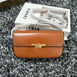 Дизайнерская сумка Triomphes Bag Классическая коричневая прямоугольная сумка для кросс -кубика женские сумочки искренние кожаные роскоши подмышечная кошелька для плеча с седлом сумка 5а качество зеркала