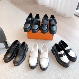 Siyah lüks platform ayakkabıları - zarif stil için tasarımcı ayakkabı