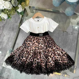 Baby Tracksuits Fringe Edge Design Girls Girls Suit Suit Kids Designer Saled Size 90-150 CM T-Shirt و Loopard Print Short Skirt 24April