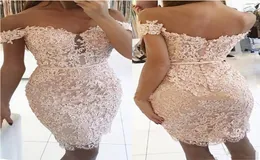 Knielange Spitze Kurzparty Kleider von Schulteranwendungen Perlen Maid of Honor Dress Knöpfe Rücken sexy Cocktailkleider3993529