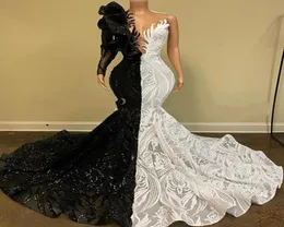 2022 Sparkly Blackwhite Sexy Mermaid Prom Dresses V Neck Illusion 스팽글 레이스 1 어깨 긴 소매 스팽글 공식 파티 DRE2473925