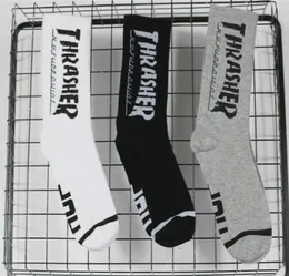 Hiphop Socks 남자 불꽃 거리 디자이너 양말 편지 chaussettes 운동 가을 달리기 농구 통기 가능