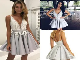 Short Homecoming Dresses 2019 A Line V Neck Applique Cocktail Party Abito da ballo Short Mini Skirt63891963547435