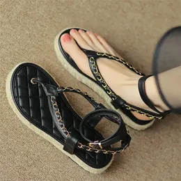 Sandaler Kvinnor glider kvinnors skurar tofflor lyxiga designer skor platt klack äkta läder dam paris sommarstrandpumpar