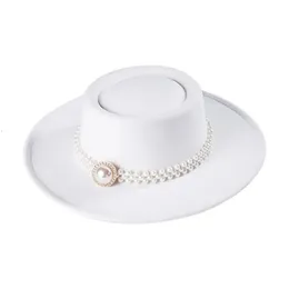 Women White Fedora Pork Pie Hat Felt Wide Brim Vintage Top with Pearl Belt Panama Trilby Cap Autumn winter 240417