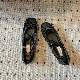 Tragen von flach 23 Schuherbsteum Herbst Tie Ballerinas Schuhe Runde Mädchen Bogen Tino Nieten Frühlings einmal einzelner Kopf Frauen Leder Crossover Ballet C6iz