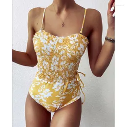 Mulheres de banho feminina Mulheres com roupas de banho de alto corte One Piece 2024 Sexy Bodyden Bodysuit -amarelo Rouco de praia