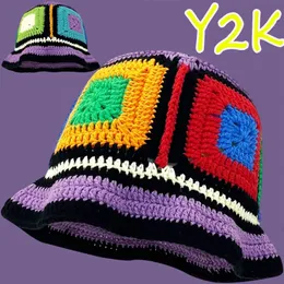 KPOP Y2K Womens Bucket Hat Crochet يدويًا ملونًا لطيفًا قوس قزح مخطط مجوف في صياد أزياء أزياء الموضة قبعة الموز 240417