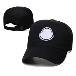 قبعات مصممة للنساء للرجال أزياء الصلبة في لعبة البيسبول قبعة للجنسين في الهواء الطلق في الهواء الطلق.