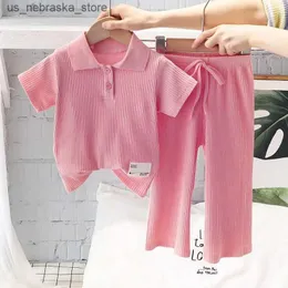 T-Shirts Girls Set Summer Clothing Childrens Kurzärmele Polo-Hemd Weitbein Hosen 2pcs Set Baby Casual Cloding Mode Streifen Set Q240418