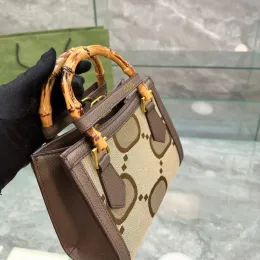 مصمم ديانا حقيبة Women Luxurys Bamboo Tote Bags Luxury Designer Hands Handbags حقيبة تسوق حقيبة يدوية Crossbody Conder Bag Clutch