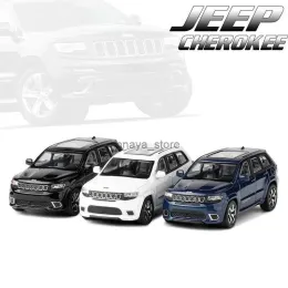 Cars Diecast Modelo Cars JKM 1/64 Jeep Grand Cherokee Trackhawk SUV Carro Diecast Modelo Car Chassi Metal Chassis Modo de Coleta de Absorção