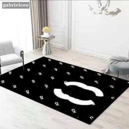 Projektant minimalistyczny czarny biały dywan moda