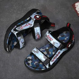 Sandals Childrens 여름 소년과 여학생 샌들 한국어 버전의 초등학생이 아닌 소프트 밑창이 아닌 비 슬립 비치 샌들 SOF 240419