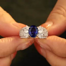 재배 된 사파이어 하이 보석 왕실 블루 타원형 S925 실버 세트 인공 다이아몬드 반지