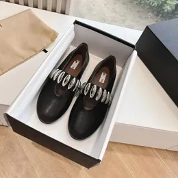 Damen Luxus Designer Ausschnitte Mesh Ballet Flats Schnalle-Gurtschuhe flach sandale rot schwarze weiße echte leder runde Zehenschuhe Büro Hochzeit Sommerschuhe