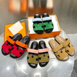 Sandal tazz terlikleri flip flop yaz katır slayt lüks tasarımcı ayakkabı kadın erkekler için gündelik ayakkabılar gerçek deri sanale kumaş düz plaj kırmızı kaydırıcılar 2024