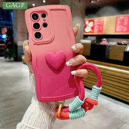 Samsung Galaxy S23 Ultra S22 Plus S21 FE A52 50 A23 A25 A73 S24 Ultra Wristband Cover J240418의 휴대폰 사례 Gradient Love Wave Border Phone Case Case Case Case