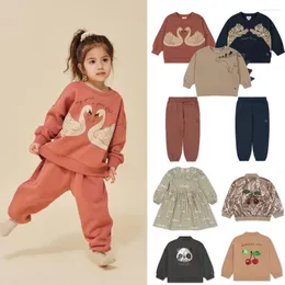 Наборы одежды в запасе KS Kid Sweaters Pant Set 2024 Осень Зимний Бренд Бренд мальчик толстовок для брюк костюм мода Swan Print Girl