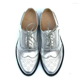 Sapatos casuais Oxfords britânicos para trabalho senhoras 2024 Flats Mulheres Mixed Colors Lace Up Brogues Golden Silver Big Size Mocassins