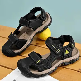 Sandaler sommarmän handgjorda promenadskor äkta läder män mode sandaler utomhus manliga strand tofflor man sandaler plus storlek 38-46 240419