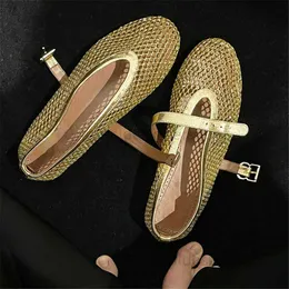Casual Shoes 2024 Nya guldkvinnor Flats Ballet Dance Shoes Hollow Out Mesh Walking Loafers Ladies Mary Janes Strap Espadrilles Summer Sandals T240419