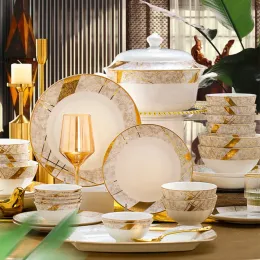 Defina louça de luxo de luxo Cerâmica de cerâmica Golden Bone China e pratos Conjunto de jantar 62pcs Nordic Tableware