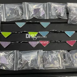 Lady Üçgen Küpe Damla Saplamaları Lüks Alaşım Logo Küpe Hediye Kutusu ile Dangler Kulak Damlaları 5 Renk Koleksiyonu