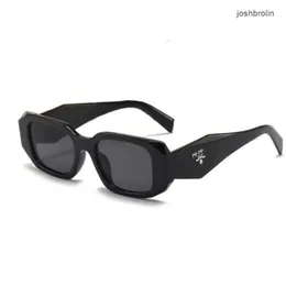 Occhiali da sole da sole designer maschile per le donne occhiali da sole alla moda esterno classico senza tempo oculari retrò unisex goggles sport guidando più tonalità in stile con b 2024