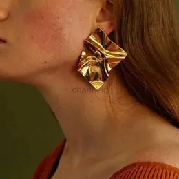 Andra nya guldfärgklippörhängen för kvinnor geometriska icke -genomborrade uttalande örhängen Fashion Party Jewelry Gift 240419