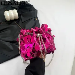 Bag femalee kadın lüks akşam kova düğün payet debriyaj çanta bling püskül zincir omuz çantaları küçük parti çanta