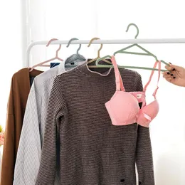 2024 5st/Lot Portable Clothes Hangers Icke-halkkrok för kostymbeläggningskåpspalga utomhus torkställ plastklädhängare bärbar