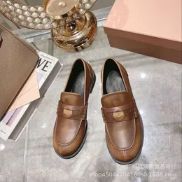 Stivali per scarpe casual primaverili di moneta d'oro primaverila piatta da donna singolo blocco di colore in stile pendolare britannico per piccola pelle