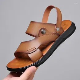 Сандалии лето сандалия Masculina Men Men Men Slide Slippers Острые кожаные не скользящие туфли пляж Слип-на Zapatos Para Hombres