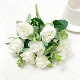 Flores decorativas Flor artificial Seda Rosa Branca Eucalipto Folhas Peony Bouquet Fake para mesa de casamento Presentes Vaso Home Cake Decor