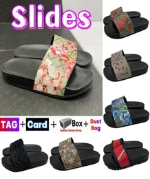 Designer Slippers Slides de borracha Homens Mulheres chinelo com caixa de pó de poeira Sapatos femininos Black Floral Strawberry Print Canvas Gre5313580