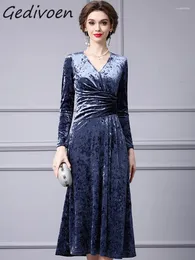 Sukienki na co najmniej jesień projektant mody Blue Elegancka imprezowa sukienka damska v szyja Diamenty z długim rękawem