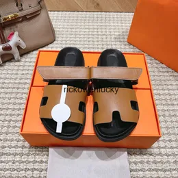 H Designer Slides Chypre Sandal Black - أحذية نسائية أنيقة مريحة أنيقة مثالية لكل مناسبة عالية الجودة