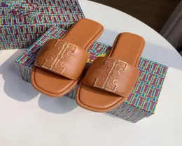 2023 Роскошные дизайнерские женские тапочки Summer Miller Fashion New Nonslip Flat Sandal Open Thous Flat Ladies Outdoor Beach Sandals SLI8328607