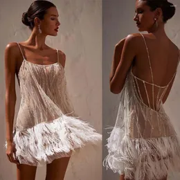 Abiti da festa arrivano sexy mini piuma abito da sera con cristallo 2024 abiti da sposa spaghetti sequestrati personalizzati personalizzati