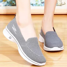 Casual Shoes Mesh Sneakers Soft Flat Non-slip Knit Vulcanized Women Breathable Loafers Flying Weaving Yoga Zapatos