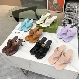 Top Quality Summer Slippers Luxury Teacher Sunshine Beach Sandals Pillow Swimming Pool Anti slip Vintage Sandals Women's Fashion Soft Sole Flat Shoes Slippers 1